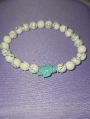 Howlite And Turquoise Sea Turtle Bracelet